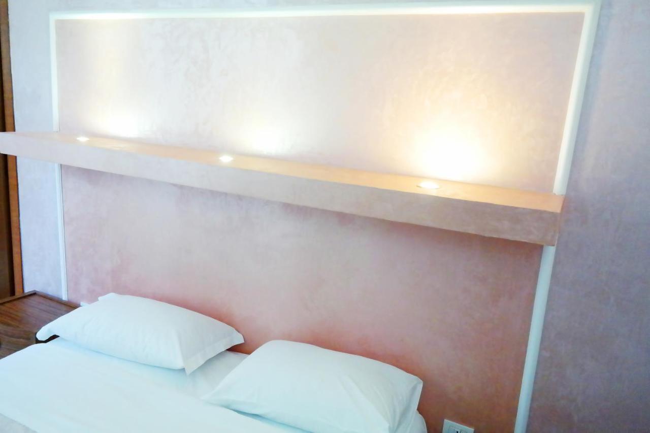 Bed and Breakfast Fourseasons Lecce Esterno foto